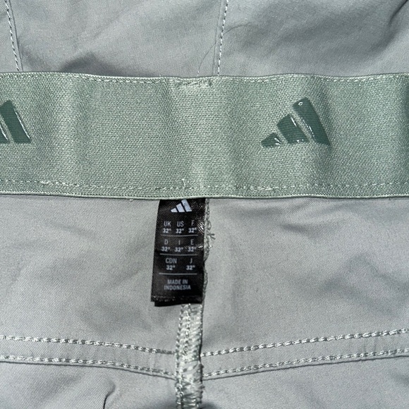 Adidas Gray Flat Front Shorts with Classic Design - Picture 5 of 5